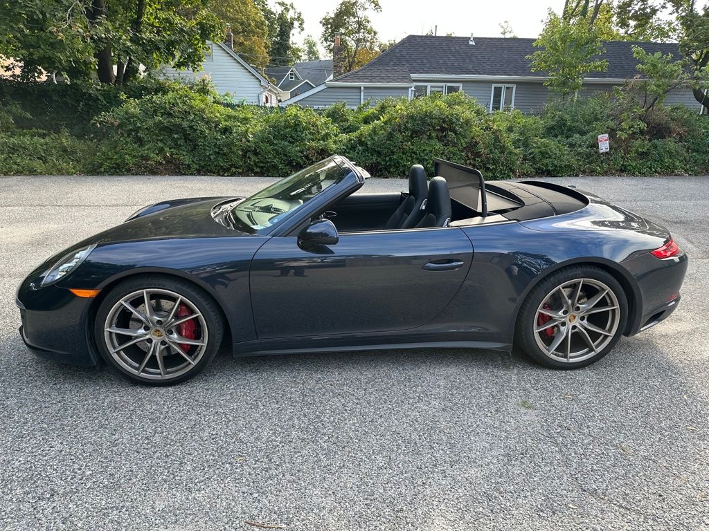 2017 Porsche 911 4S 4 GTS photo 3