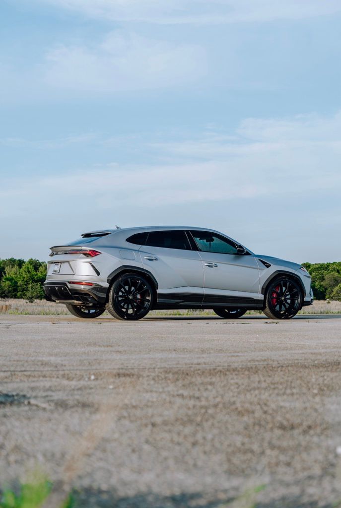2022 Lamborghini Urus photo 3
