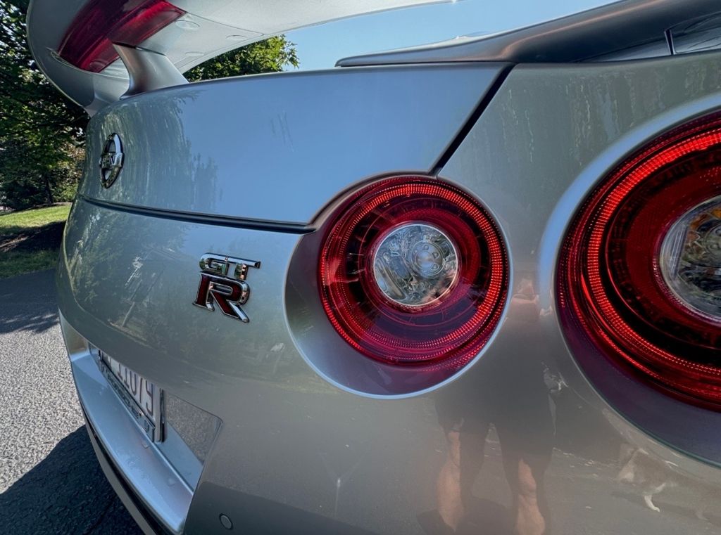 2017 Nissan GT-R Premium photo 4