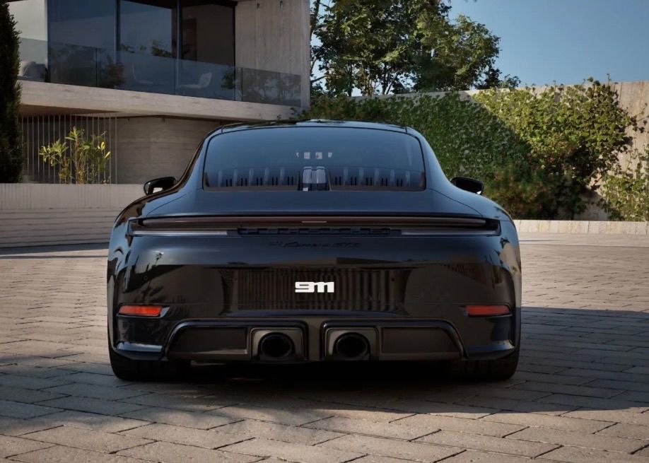 2025 Porsche 911 4 GTS photo 4