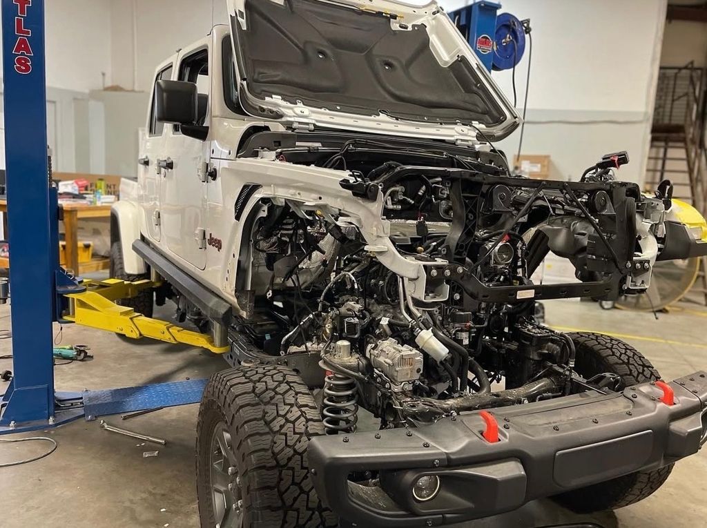 2021 Jeep Gladiator Mojave photo 2