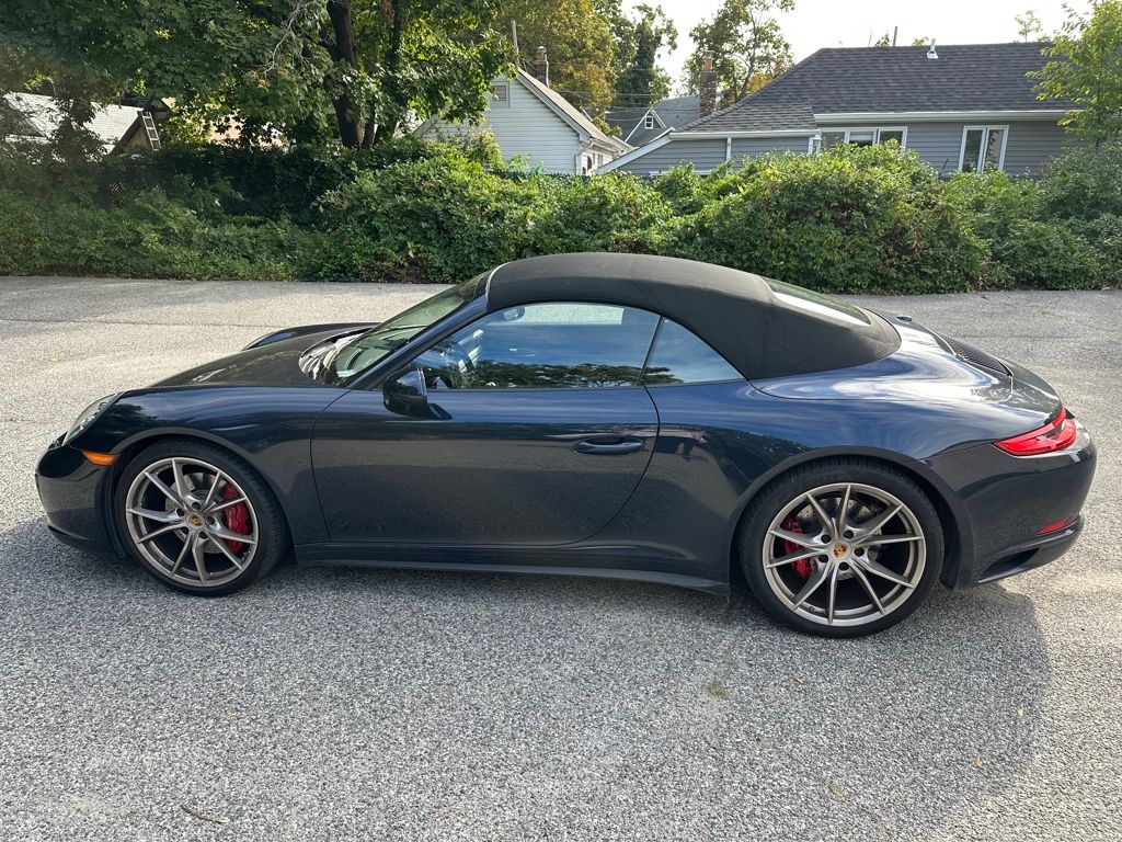 2017 Porsche 911 4S 4 GTS photo 4