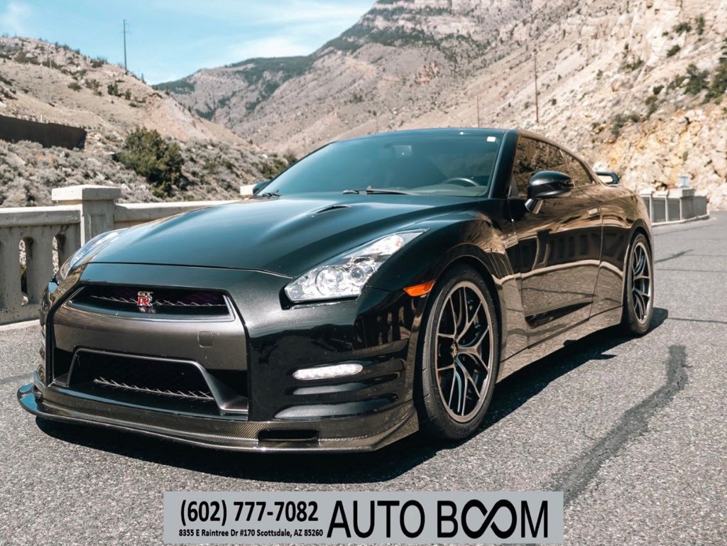 2014 Nissan GT-R GT-R Premium's photo