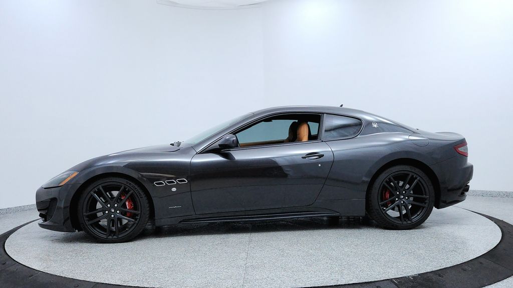2017 Maserati Granturismo Sport MC photo 2