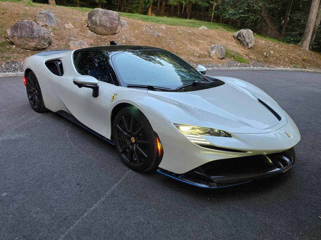 2023 Ferrari SF90 Stradale photo 2
