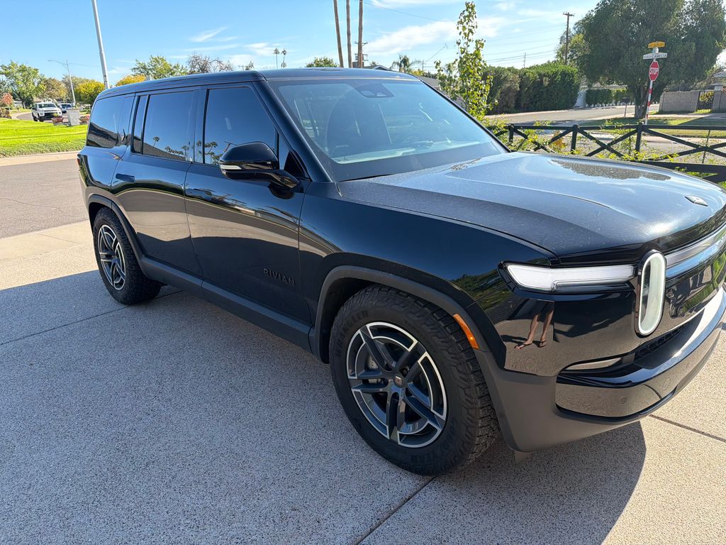 2025 Rivian R1S Adventure's photo