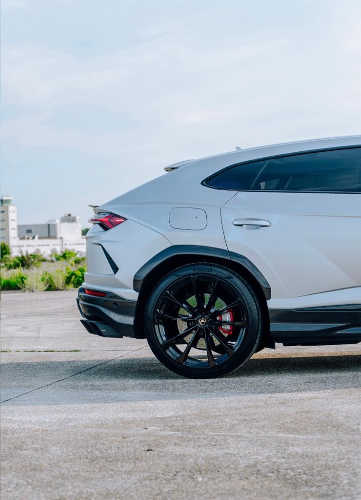2022 Lamborghini Urus photo 4