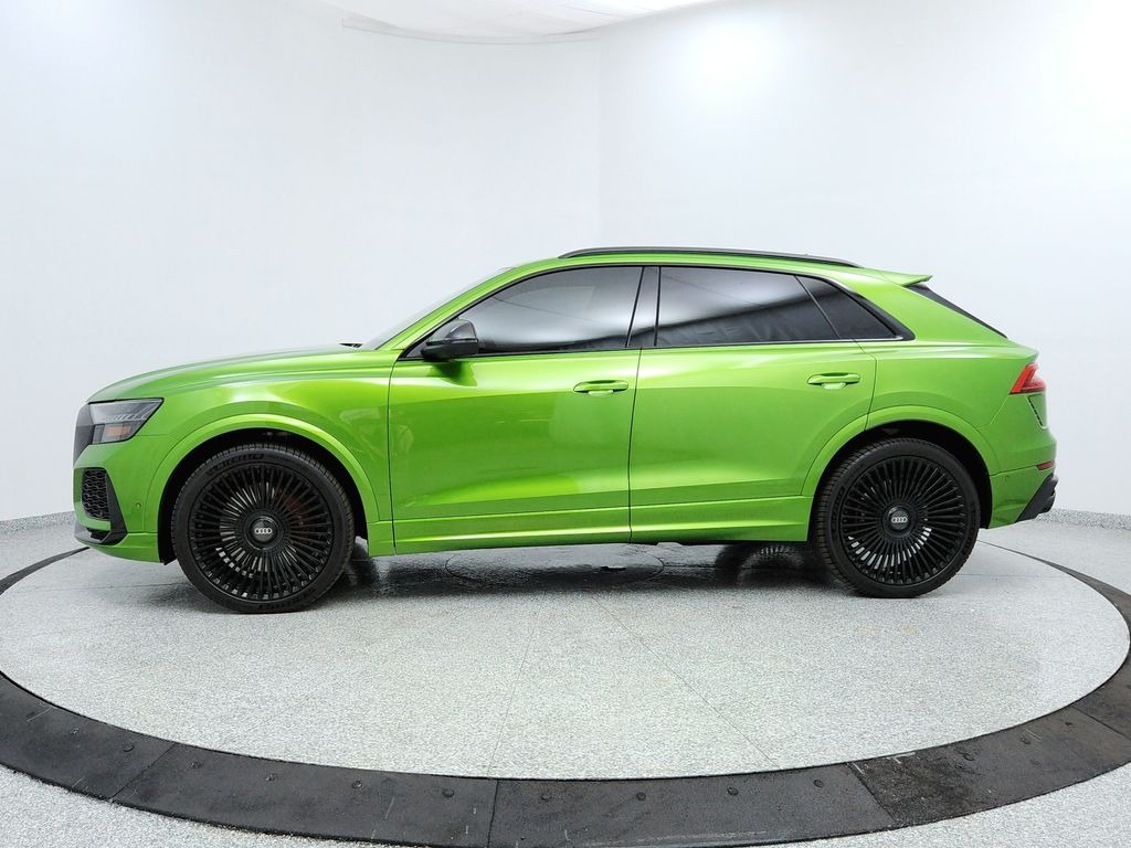 2023 Audi RS Q8 photo 2