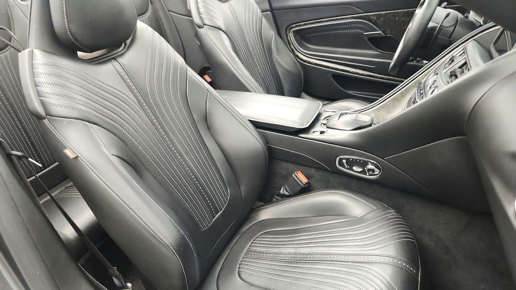 2019 Aston Martin DB11 39