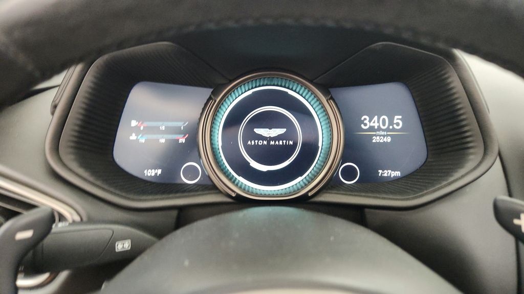 2019 Aston Martin DB11 31