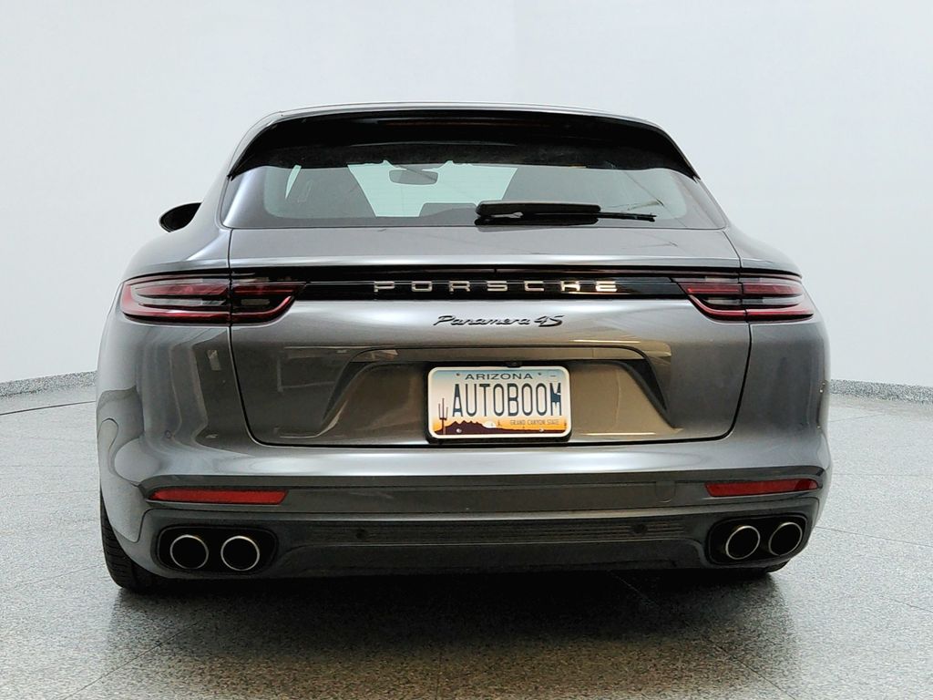 2018 Porsche Panamera Sport Turismo 4S photo 4