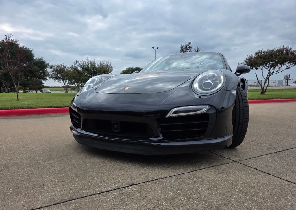 2014 Porsche 911 Turbo S photo 2