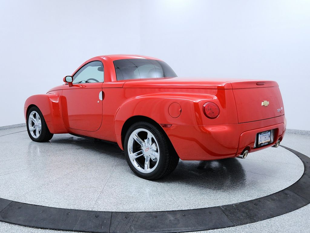 2003 Chevrolet SSR photo 3