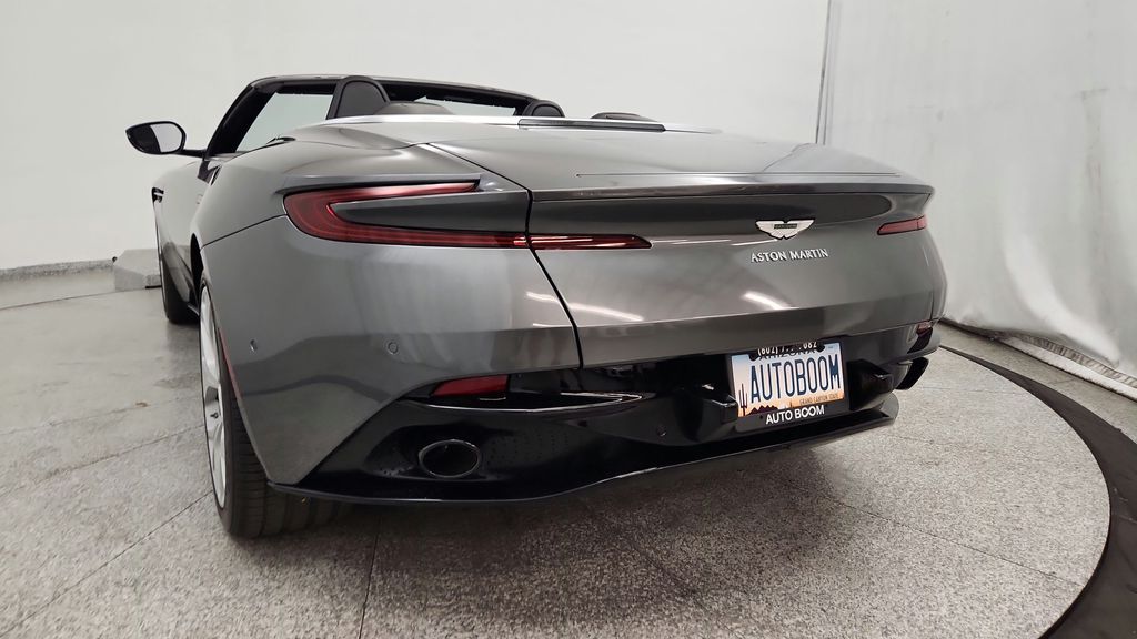 2019 Aston Martin DB11 18