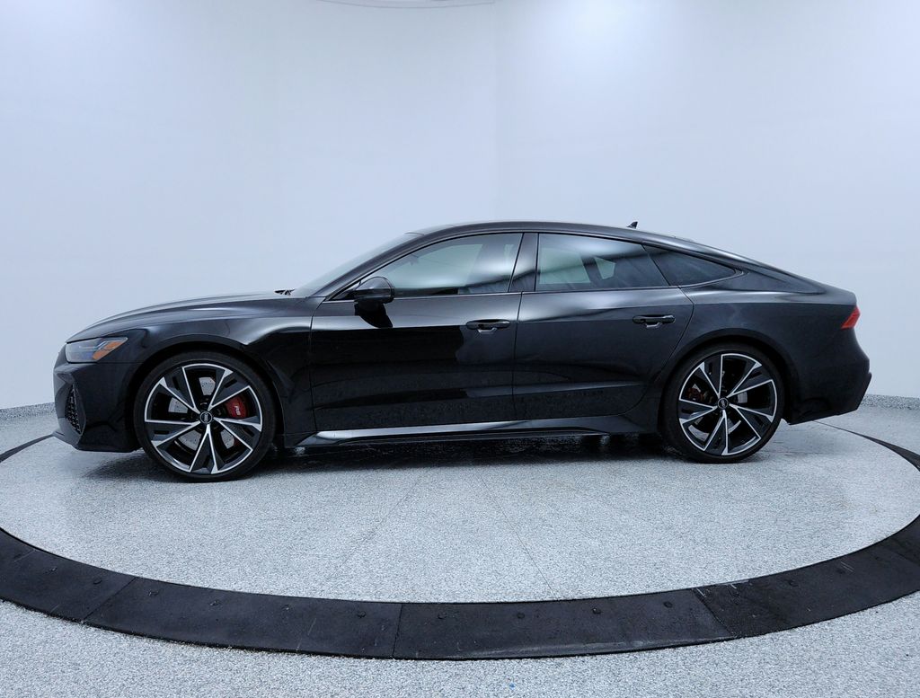 2021 Audi RS 7 photo 2