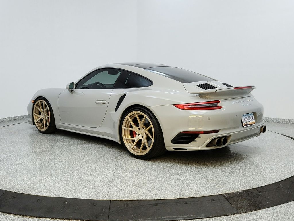 2018 Porsche 911 Turbo photo 3