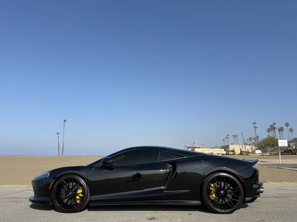2022 Mclaren GT photo 2