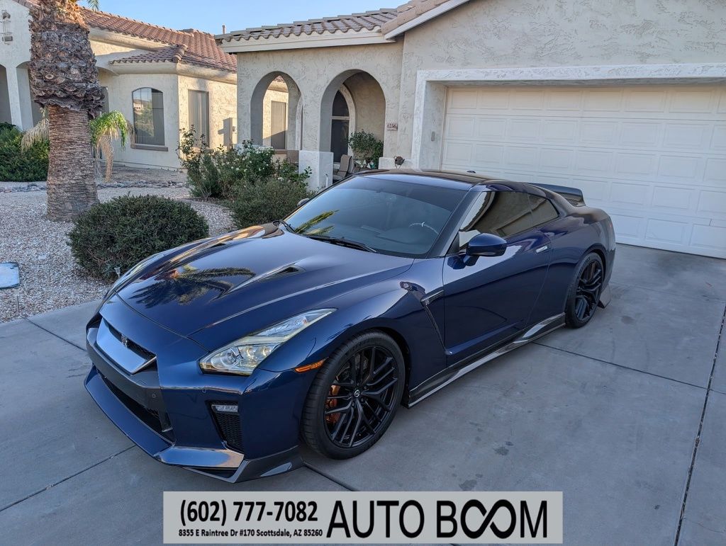 2017 Nissan GT-R Premium's photo
