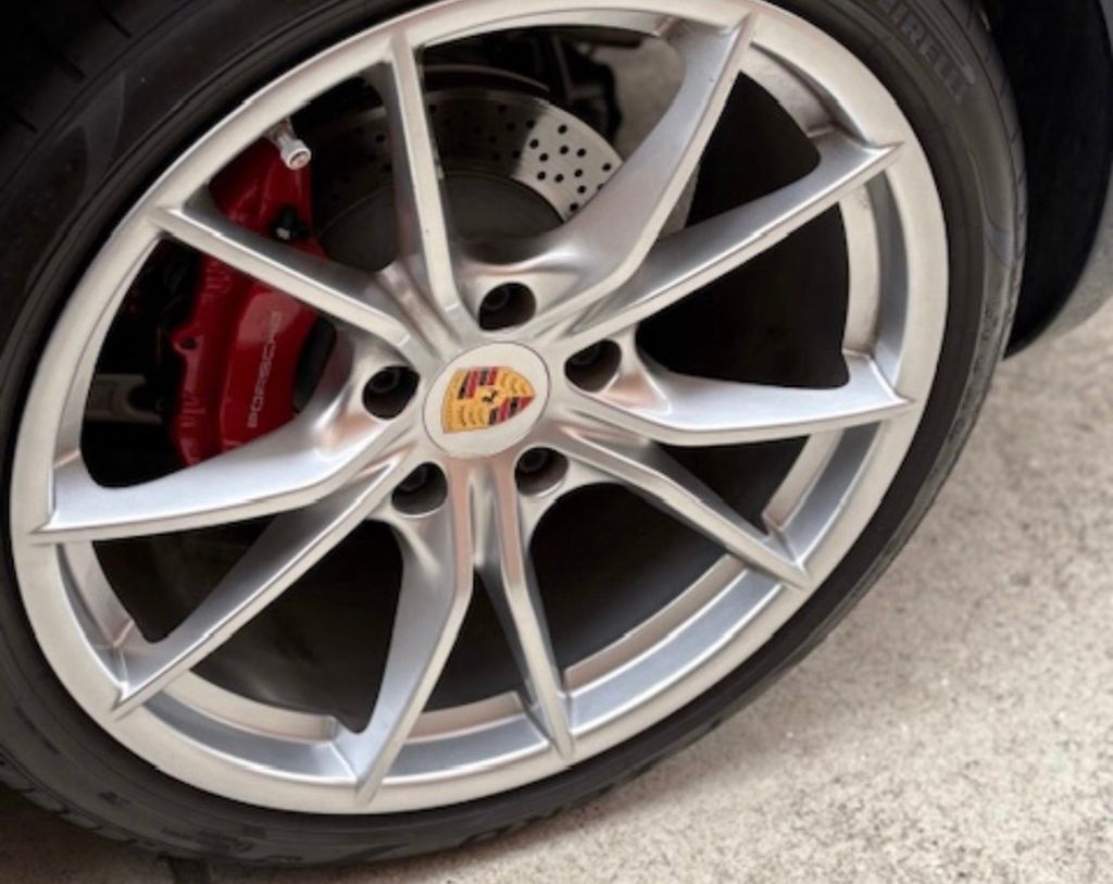 2021 Porsche Cayman S photo 4