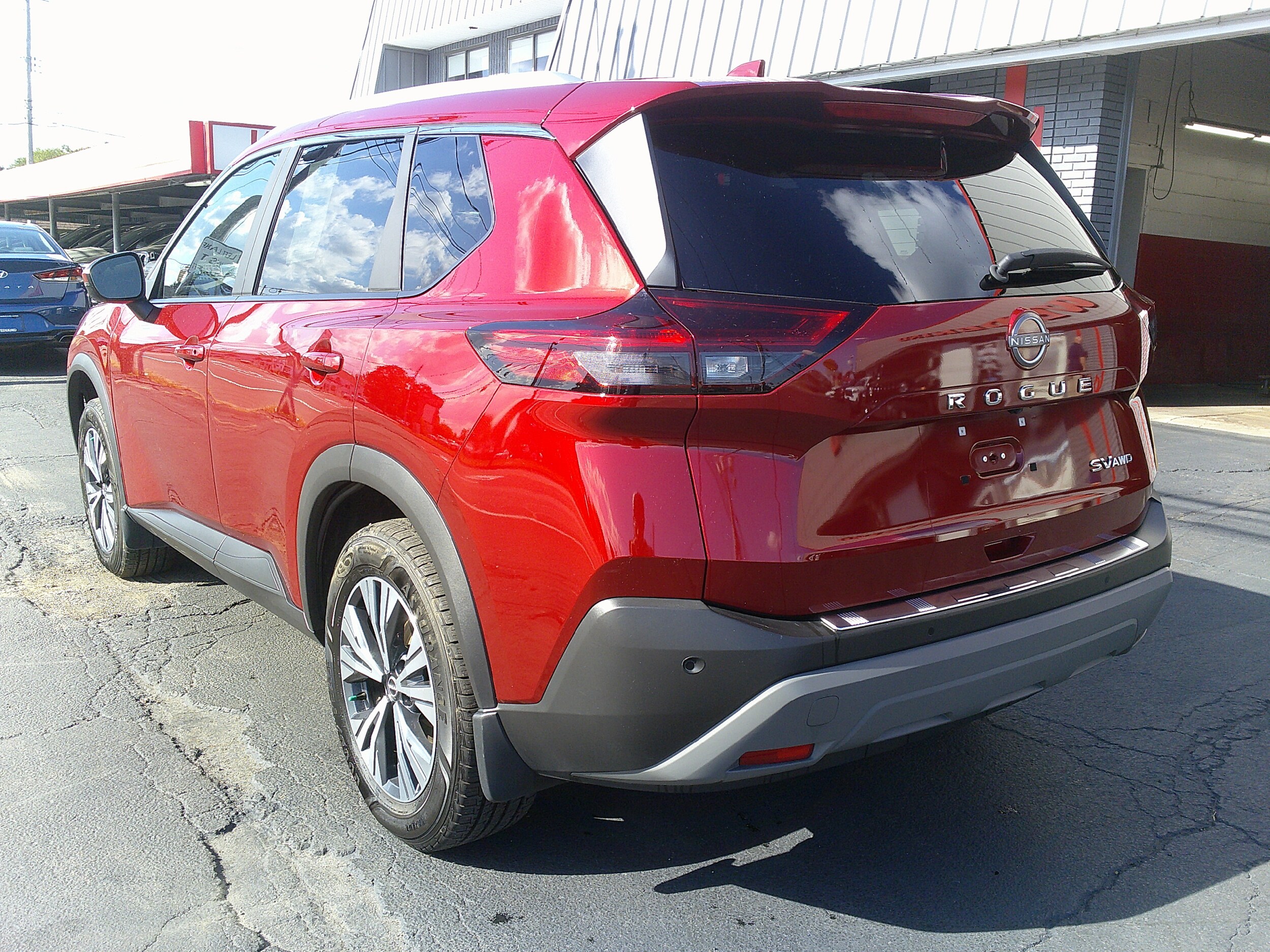 2023 Nissan Rogue SV photo 2