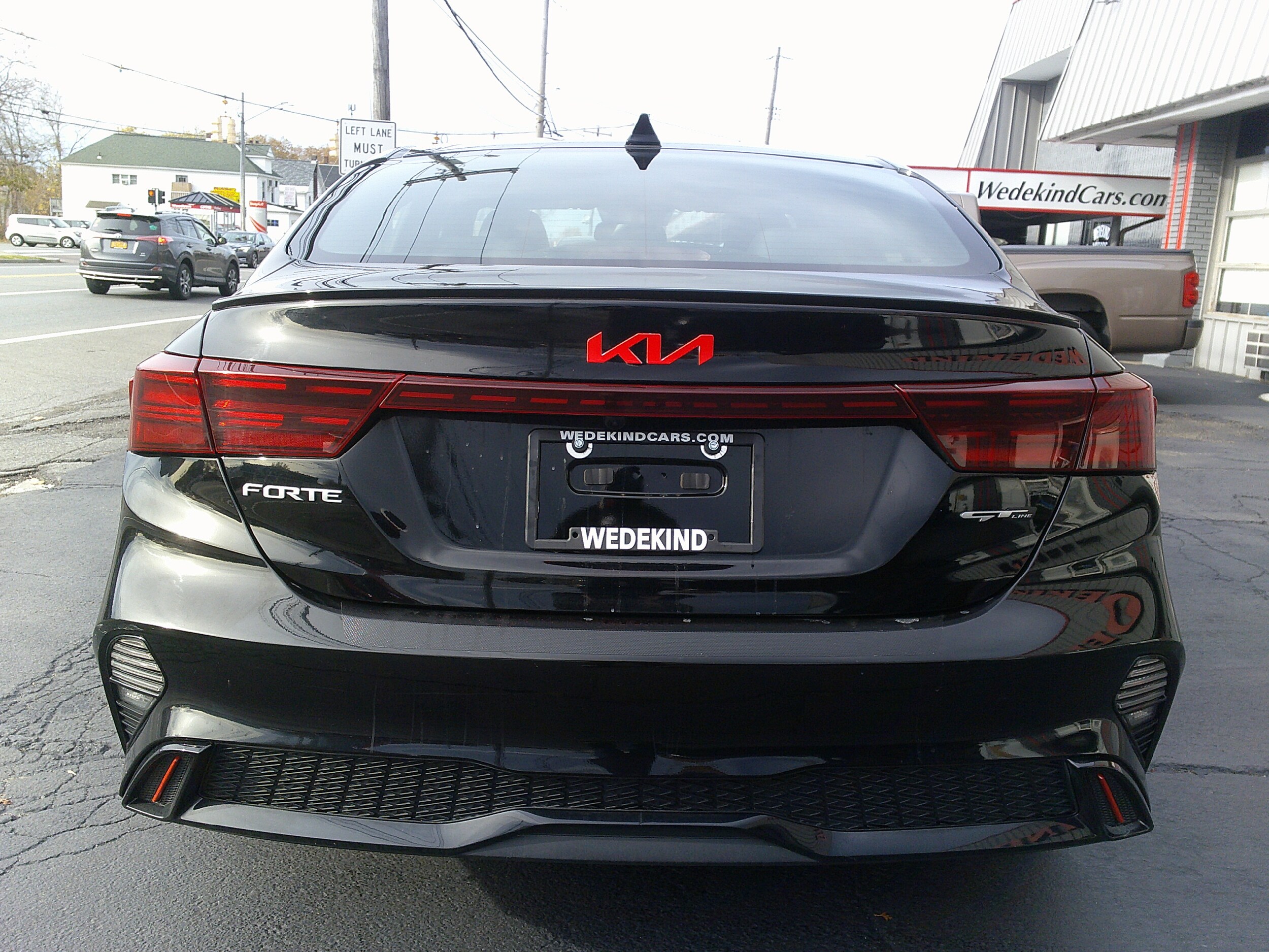 2022 Kia Forte GT-Line photo 3