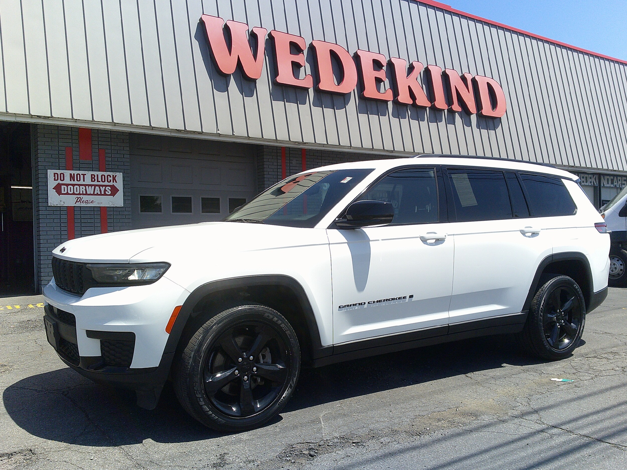 2021 Jeep Grand Cherokee Altitude photo 2