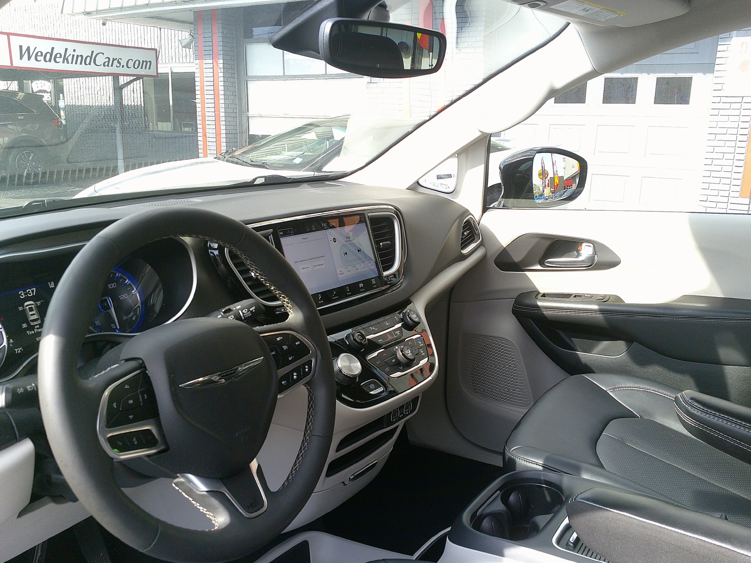 2024 Chrysler Pacifica Touring L - Photo 18