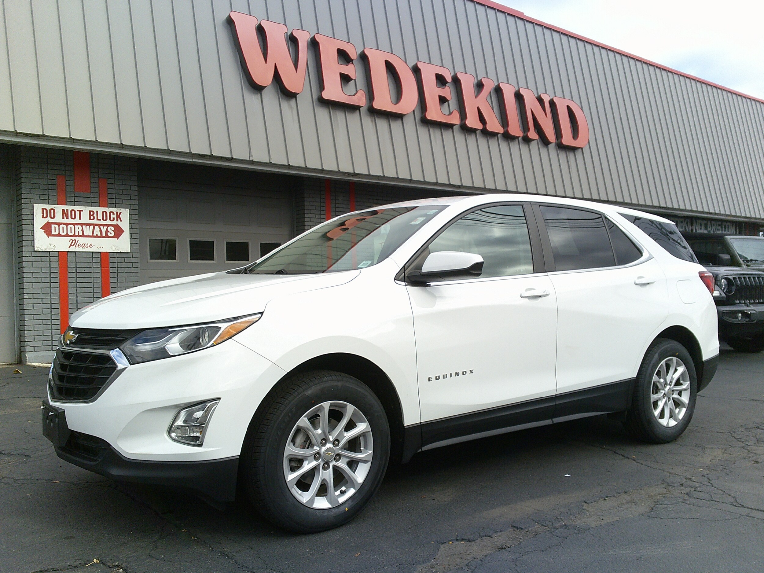 2021 Chevrolet Equinox photo 2