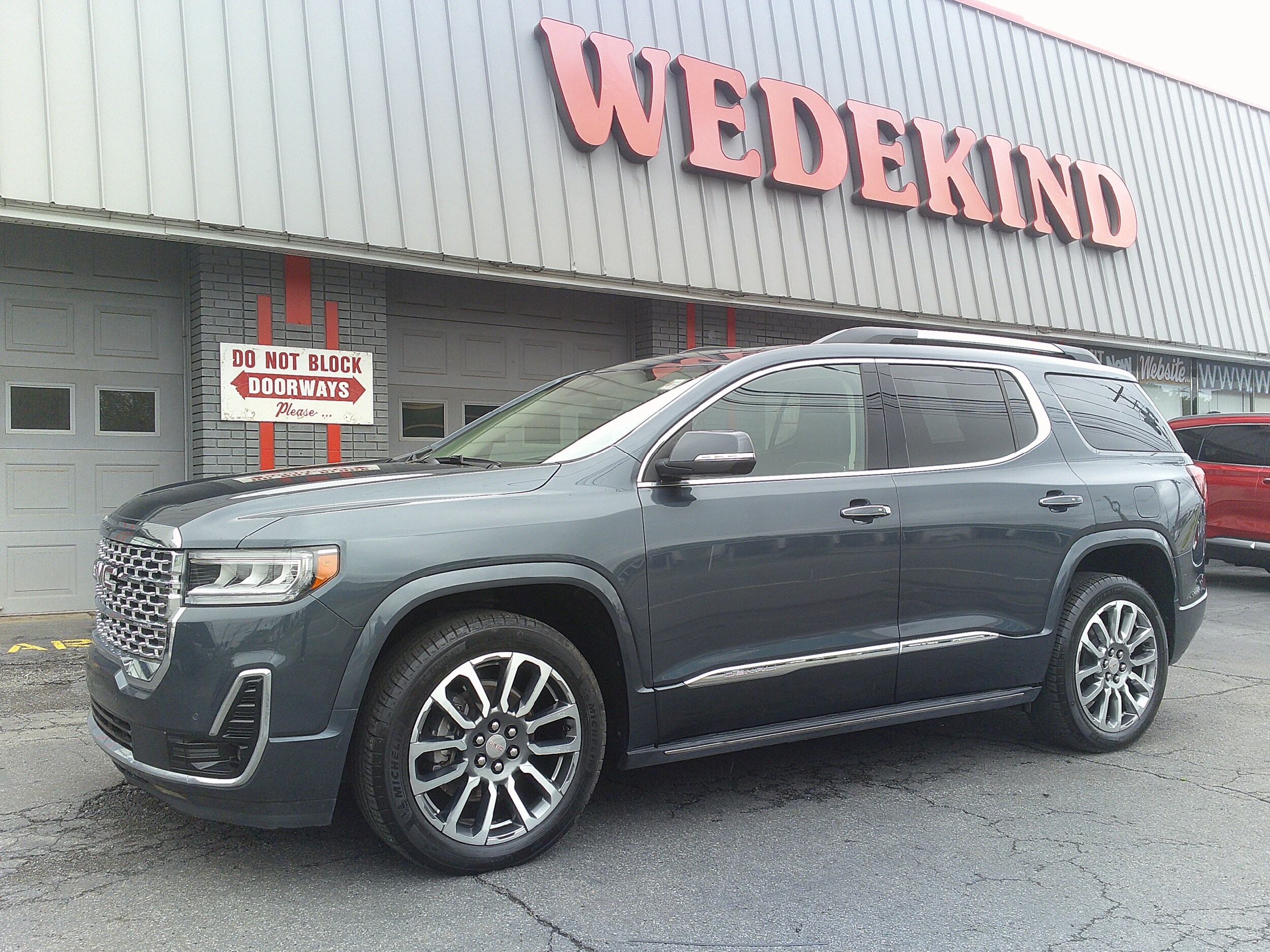 2020 Gmc Acadia Denali photo 3