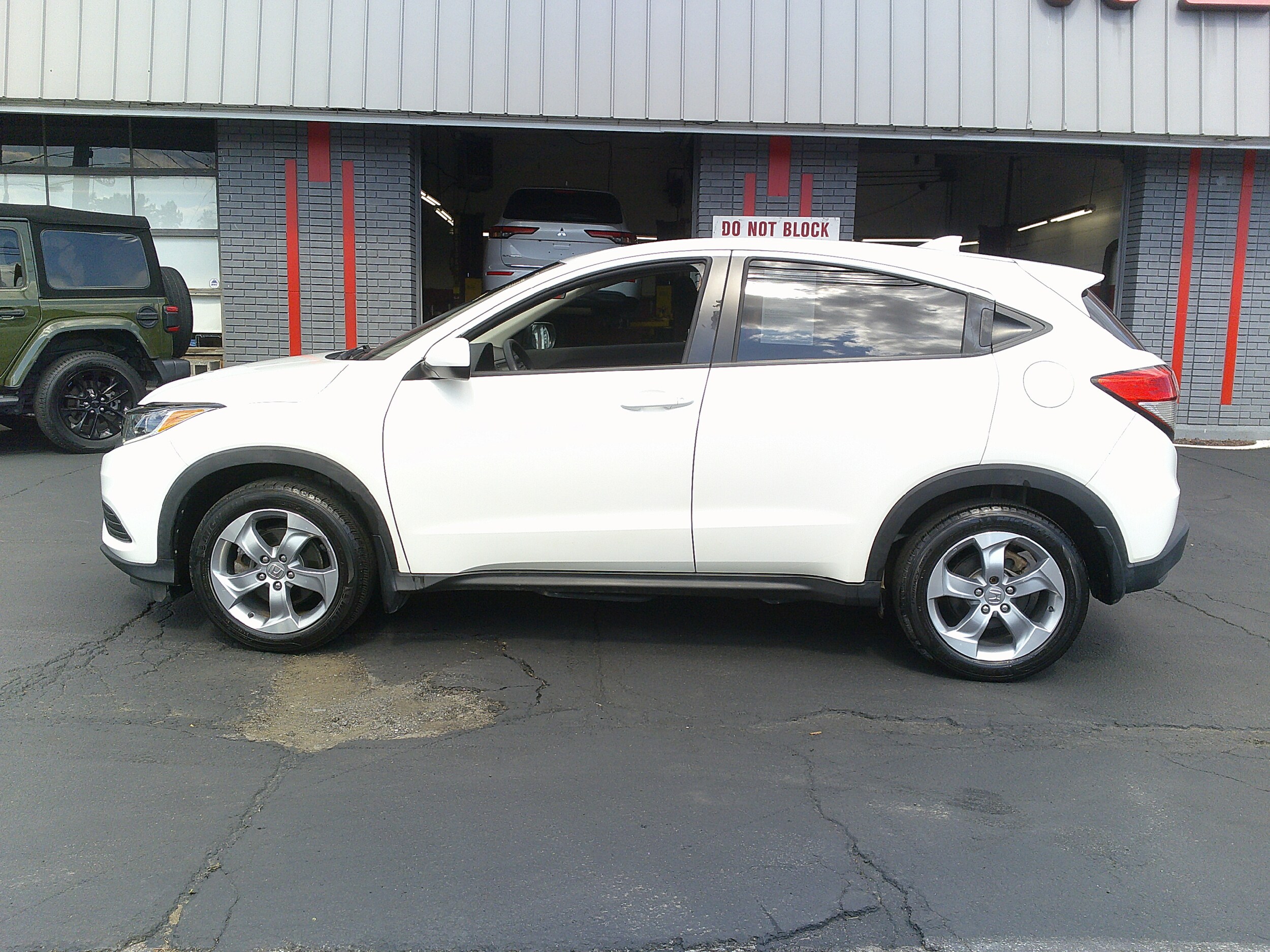 2019 Honda HR-V LX photo 3
