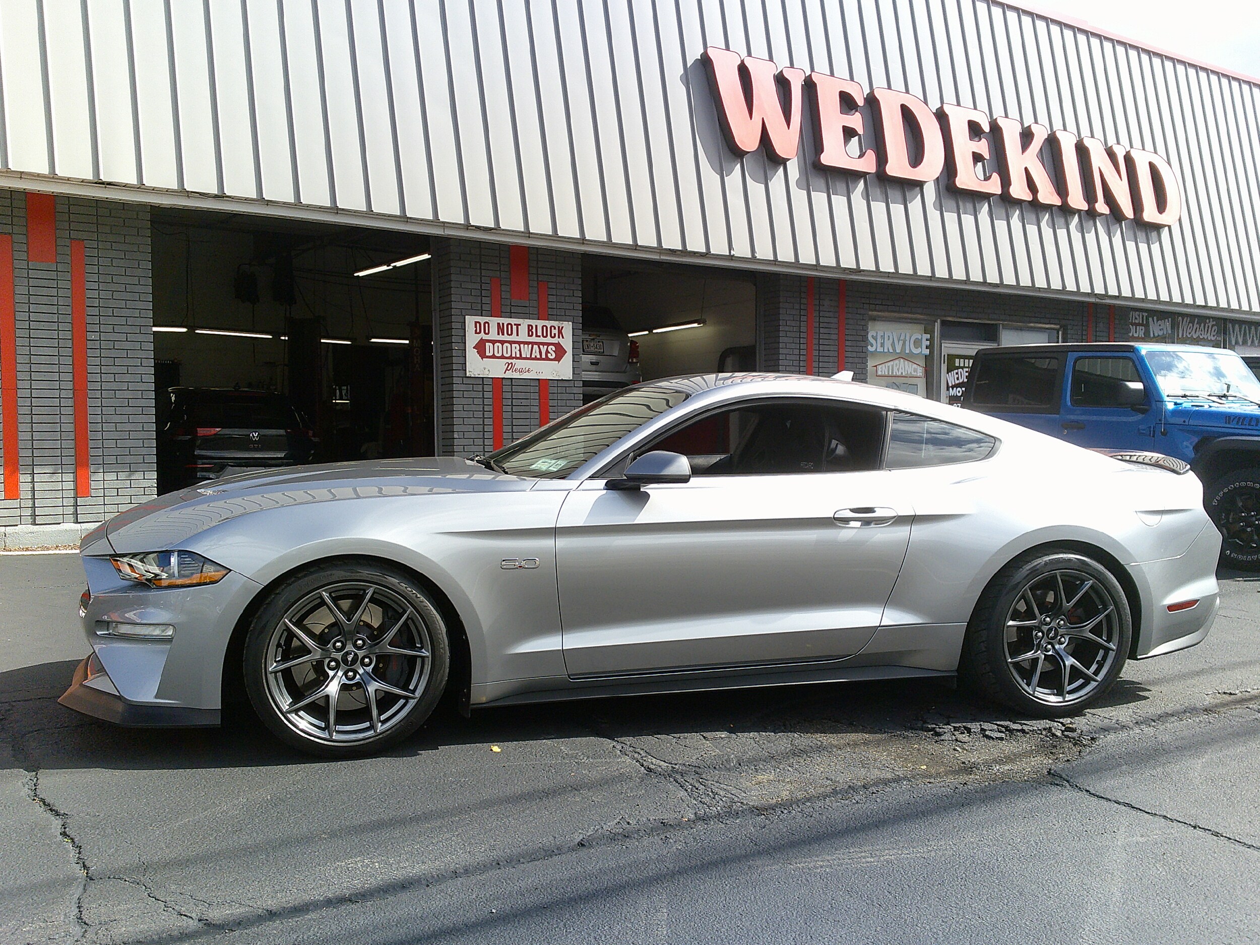 2020 Ford Mustang GT photo 3
