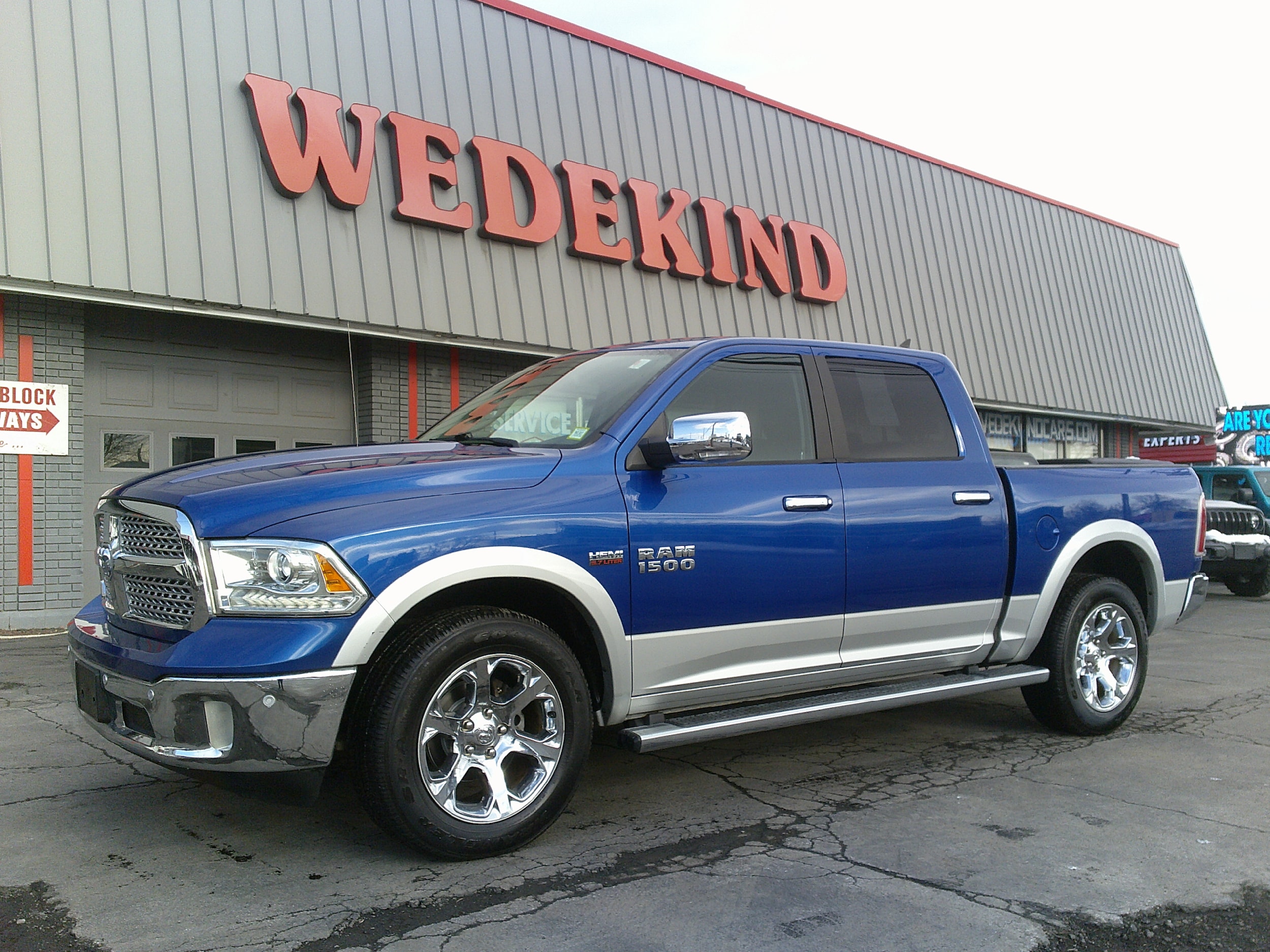 2017 RAM 1500 Laramie 4x4 Crew Cab 5'7's photo