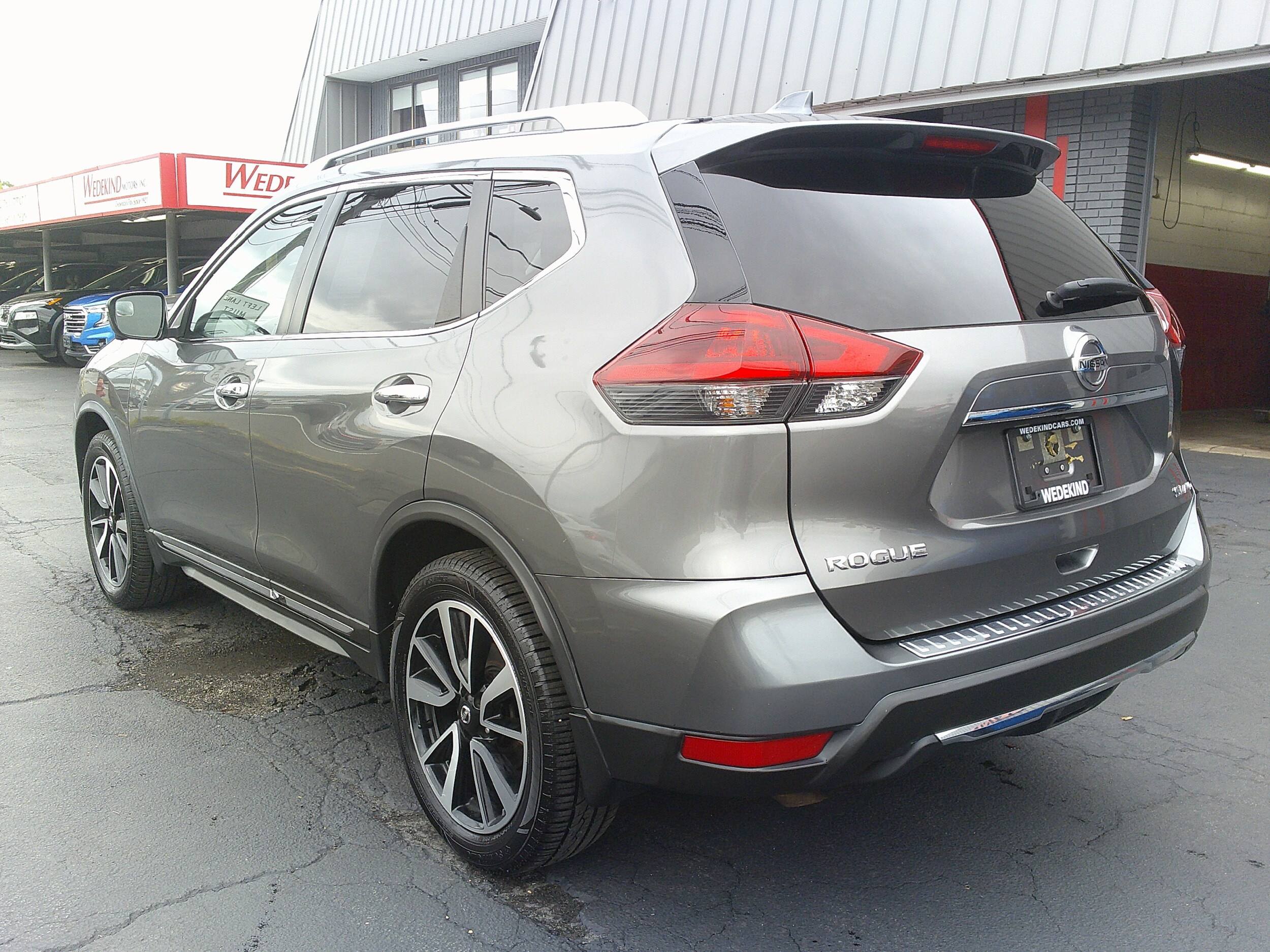 2018 Nissan Rogue SL photo 2