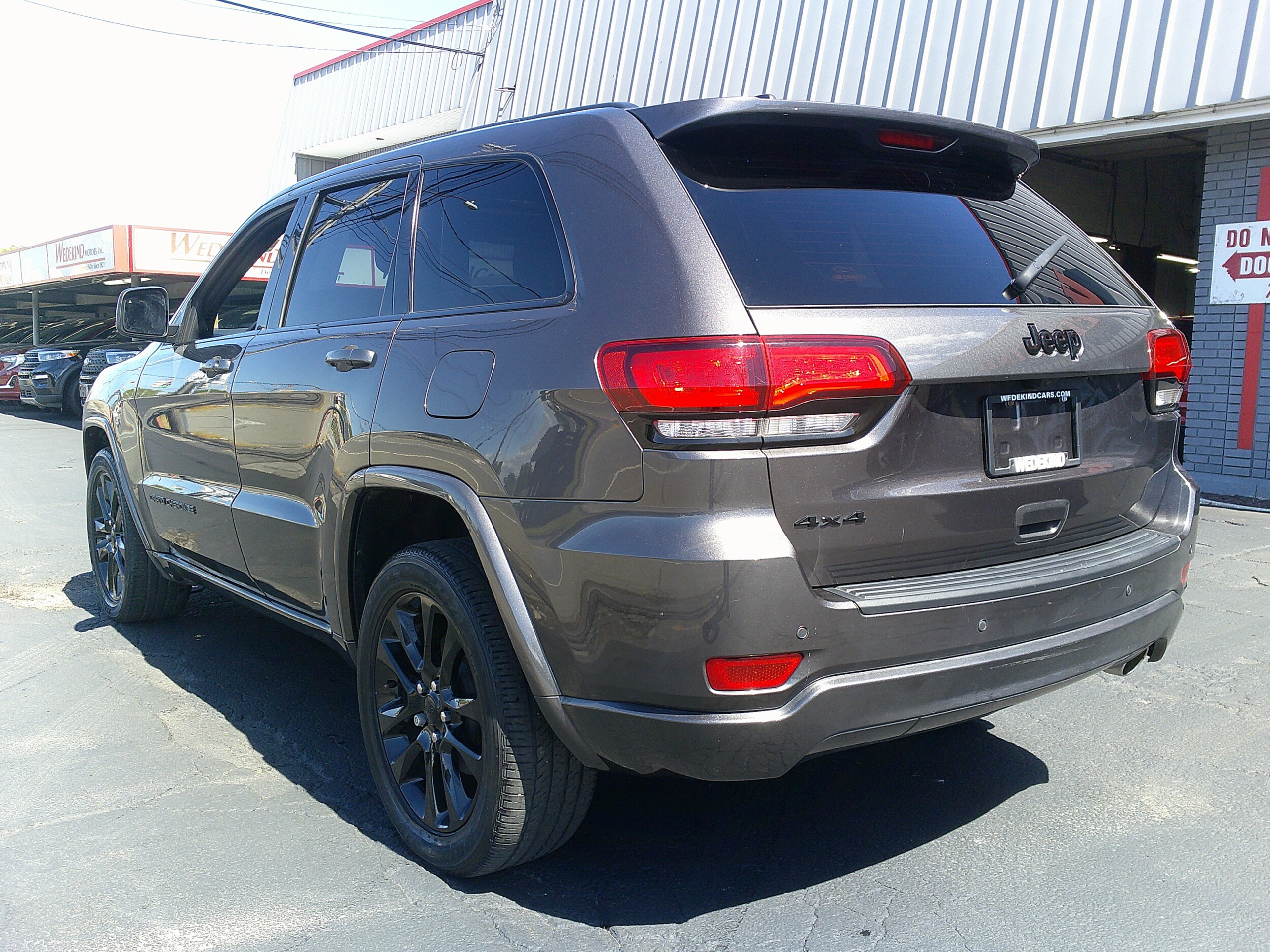 2021 Jeep Grand Cherokee Laredo X photo 3