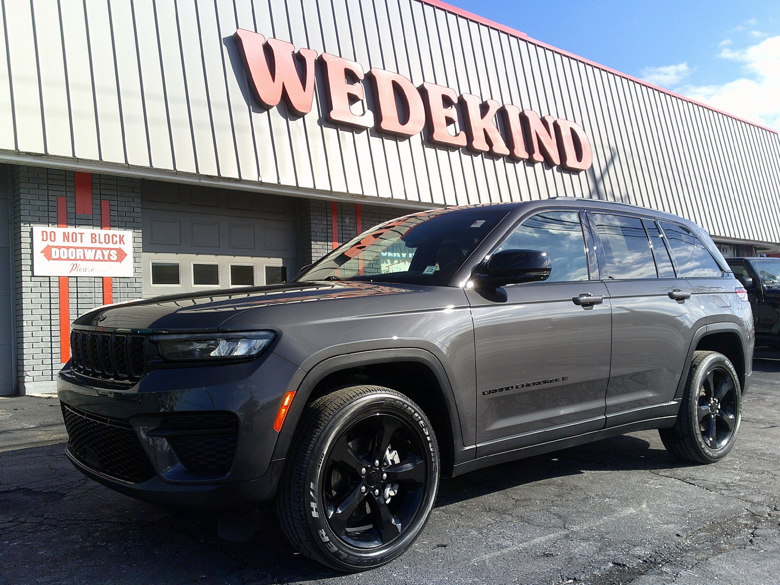 2023 Jeep Grand Cherokee Altitude's photo