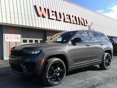 2023 Jeep Grand Cherokee Laredo SUV