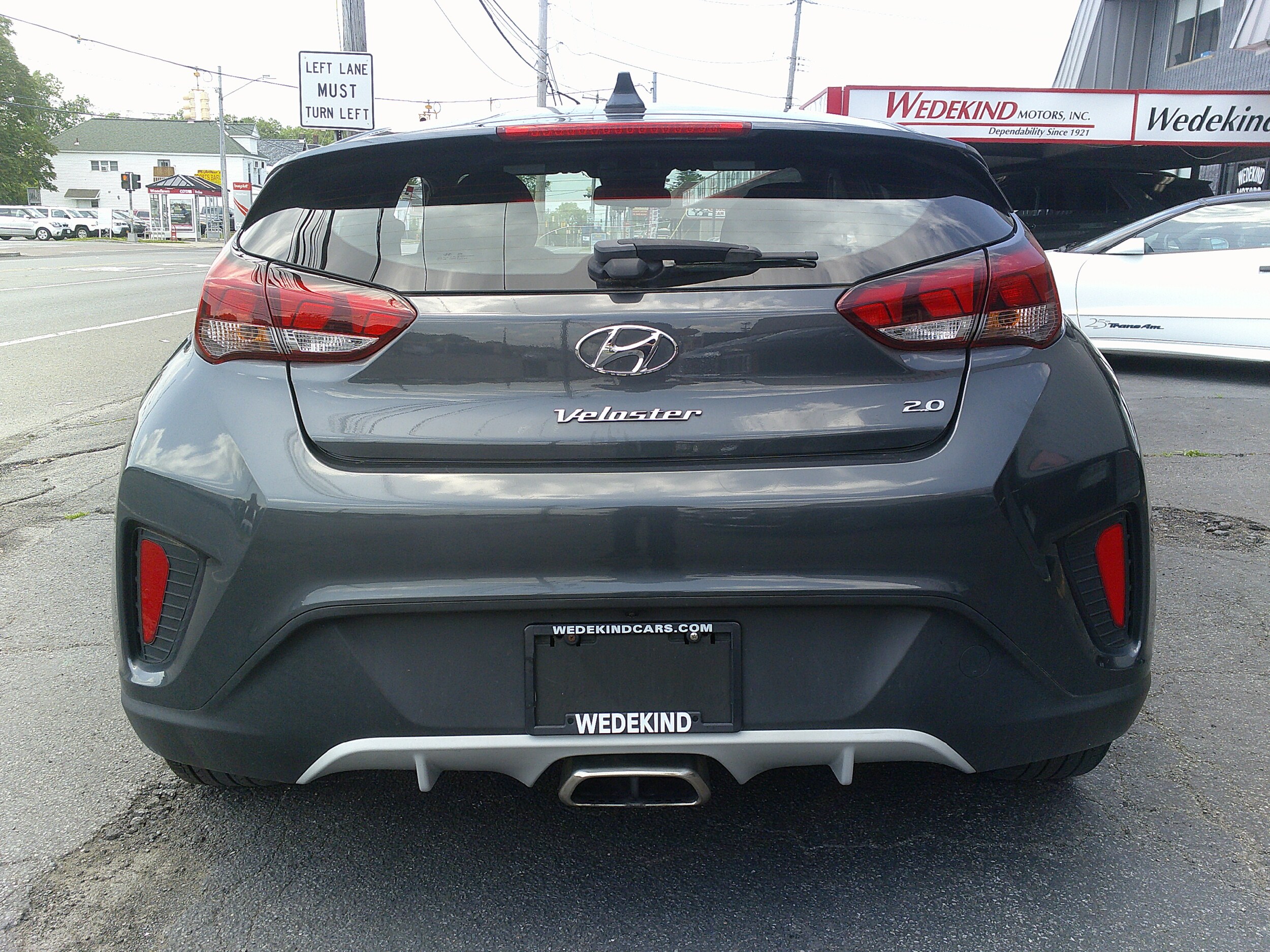 2020 Hyundai Veloster 2.0L Premium photo 4