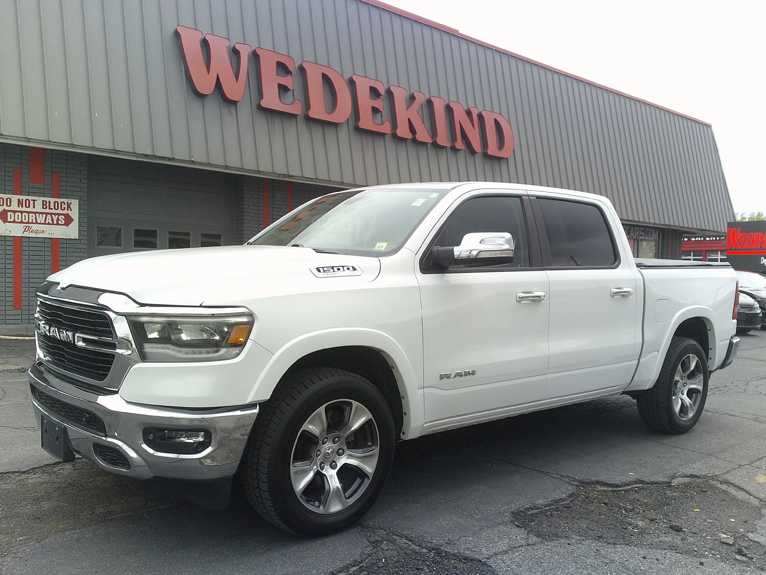 2021 RAM 1500 Laramie 4x4 Crew Cab 5'7's photo