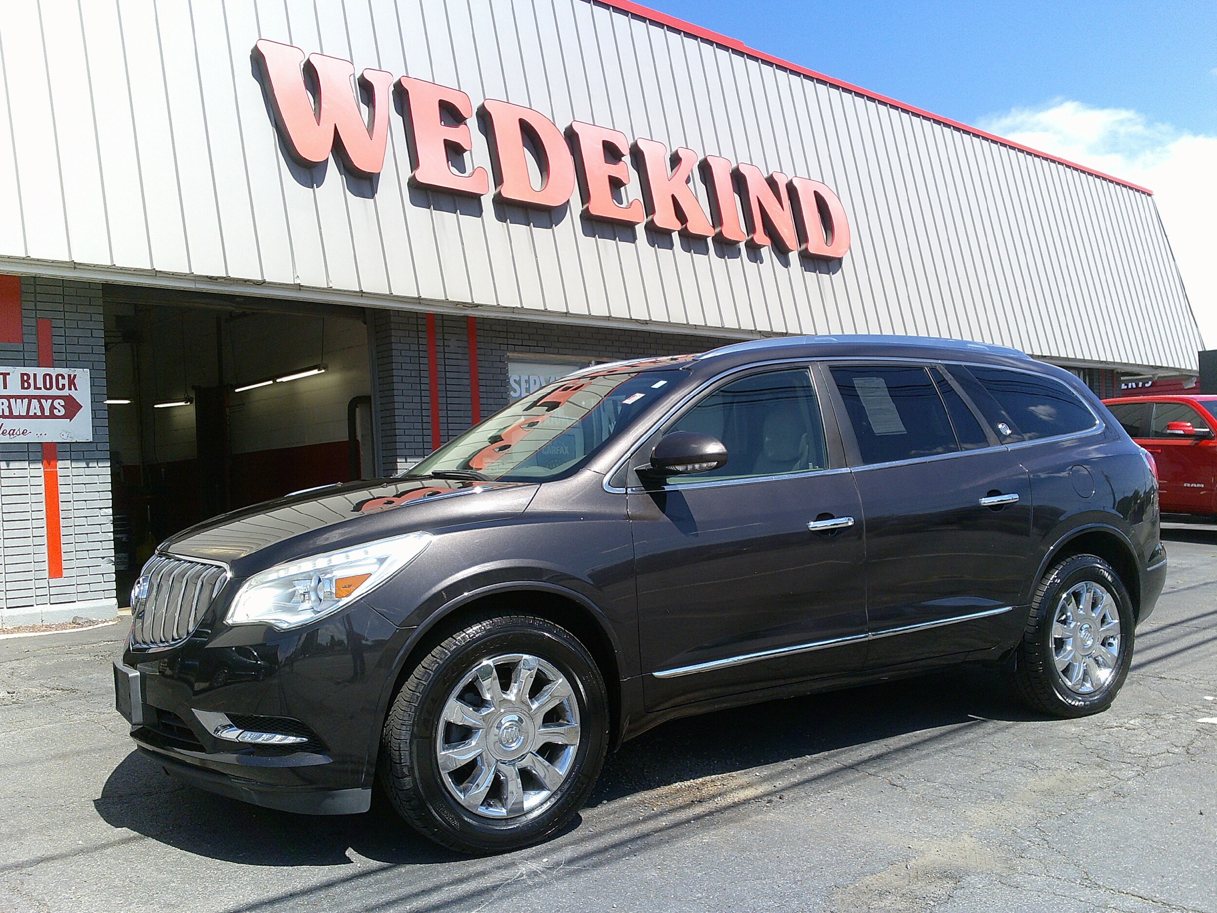 2017 Buick Enclave Leather photo 2