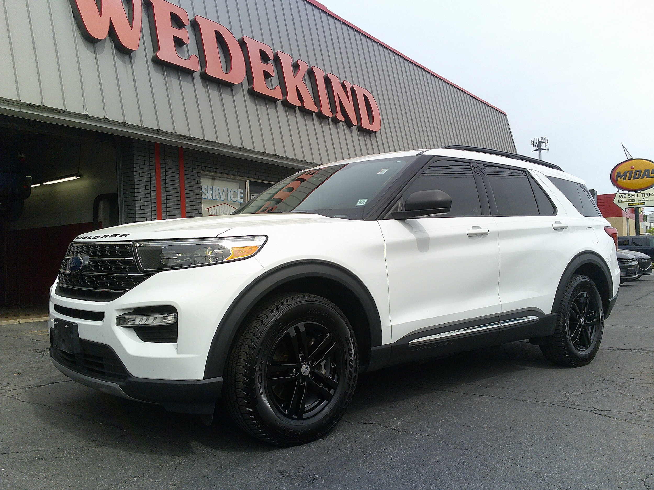 2021 Ford Explorer XLT 4WD's photo