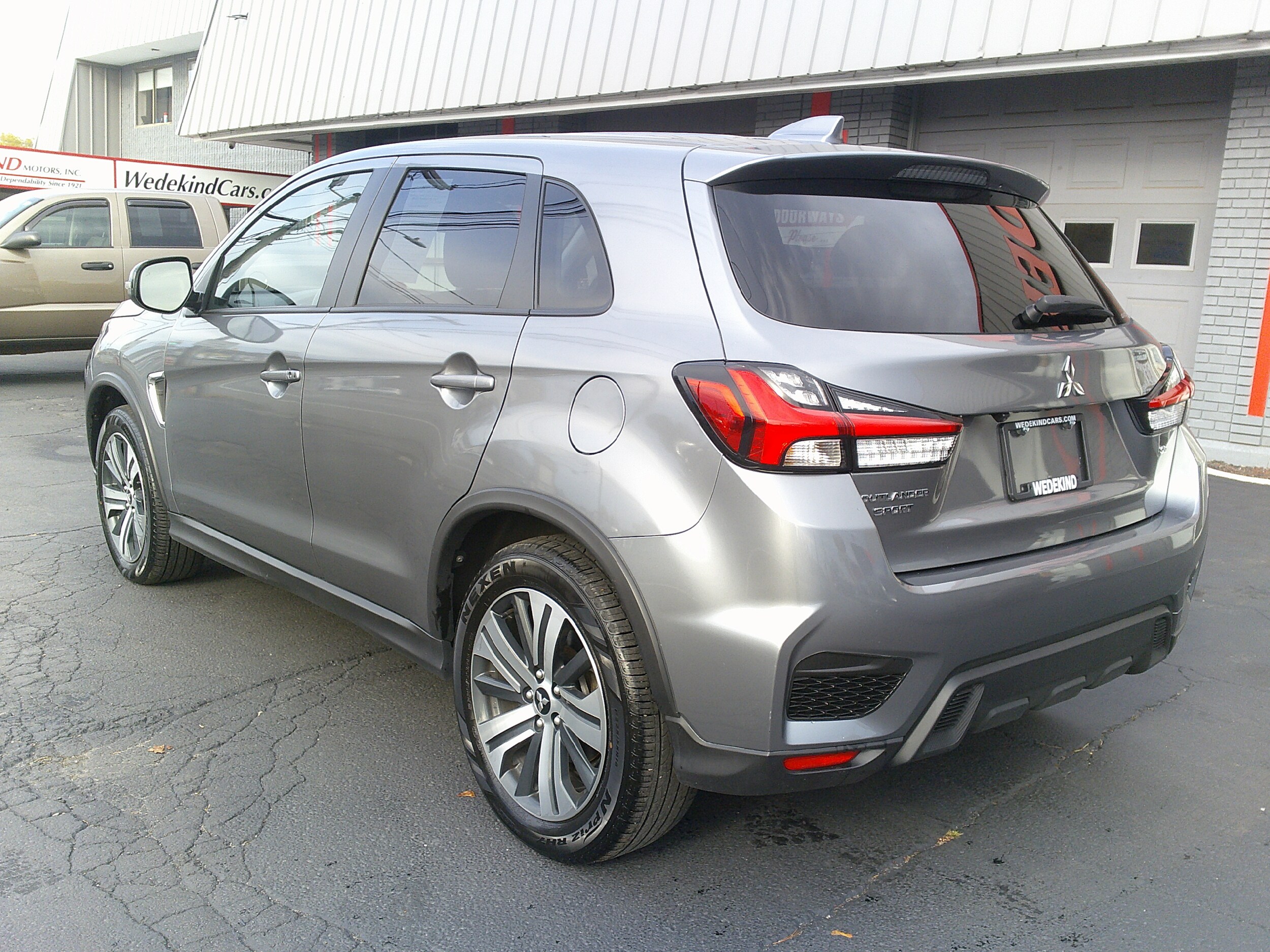 2024 Mitsubishi Outlander Sport ES LE SE photo 2