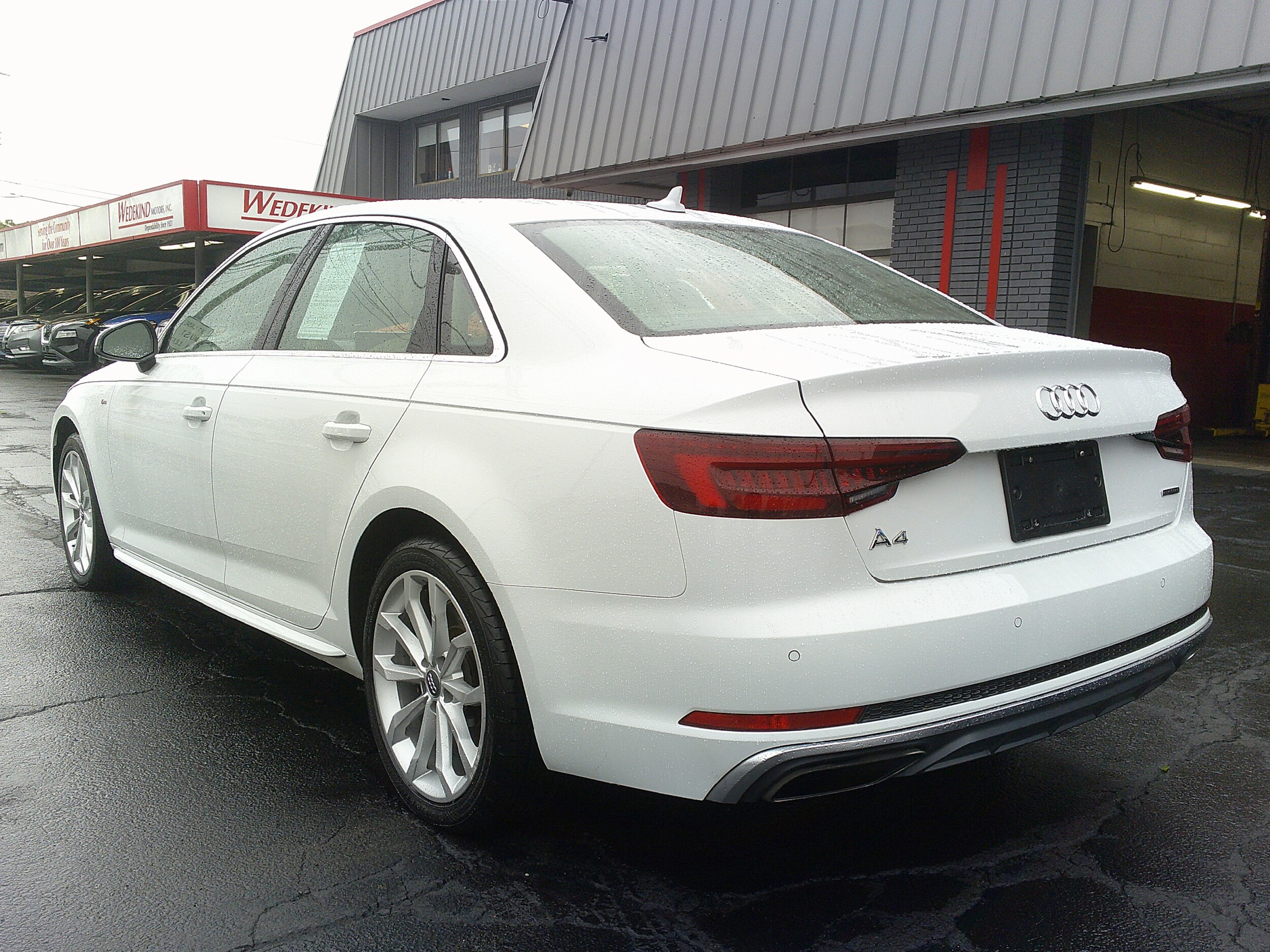 2019 Audi A4 Quattro Premium Plus photo 2