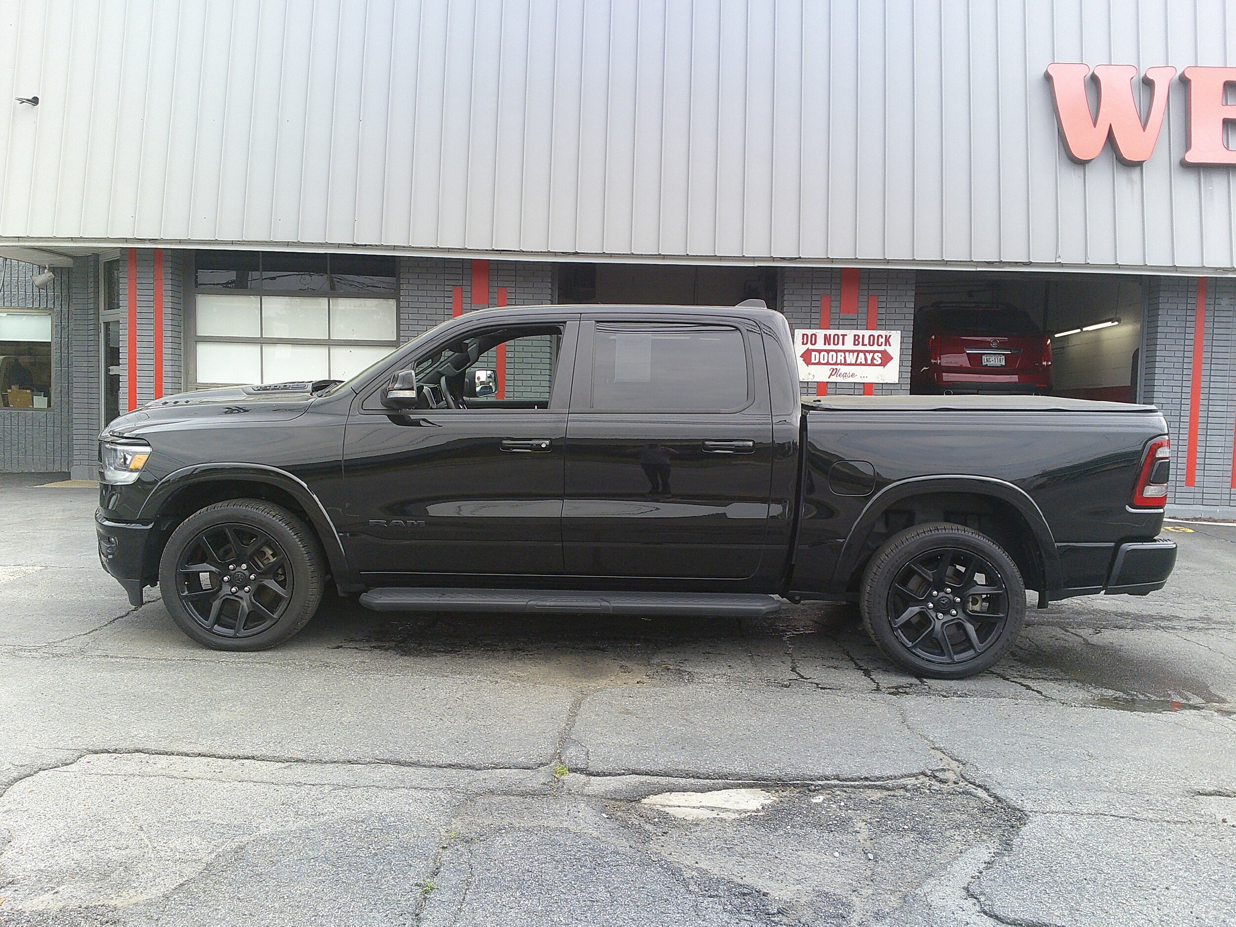 2021 Ram 1500 Laramie photo 2