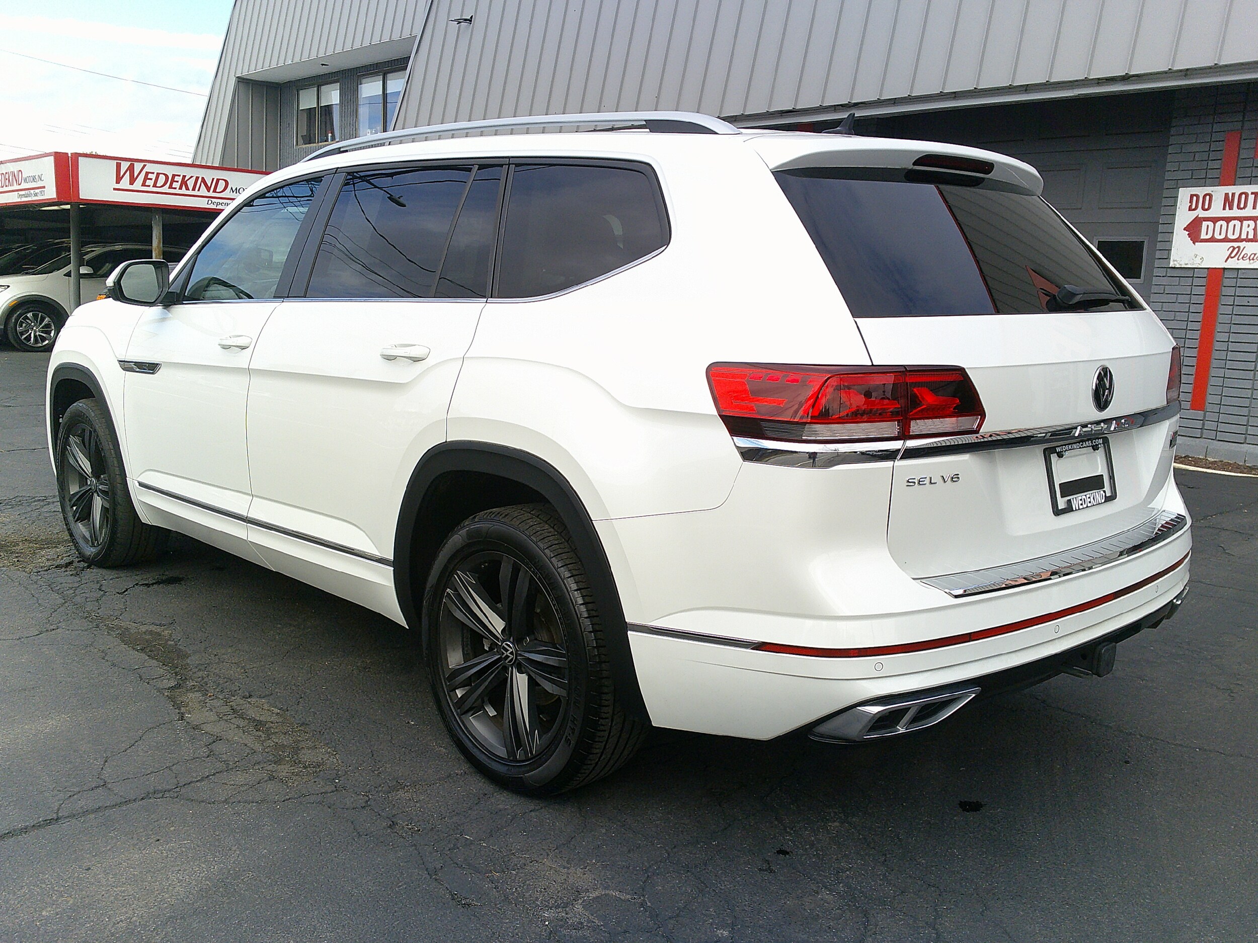 2022 Volkswagen Atlas V6 SEL R-Line photo 2