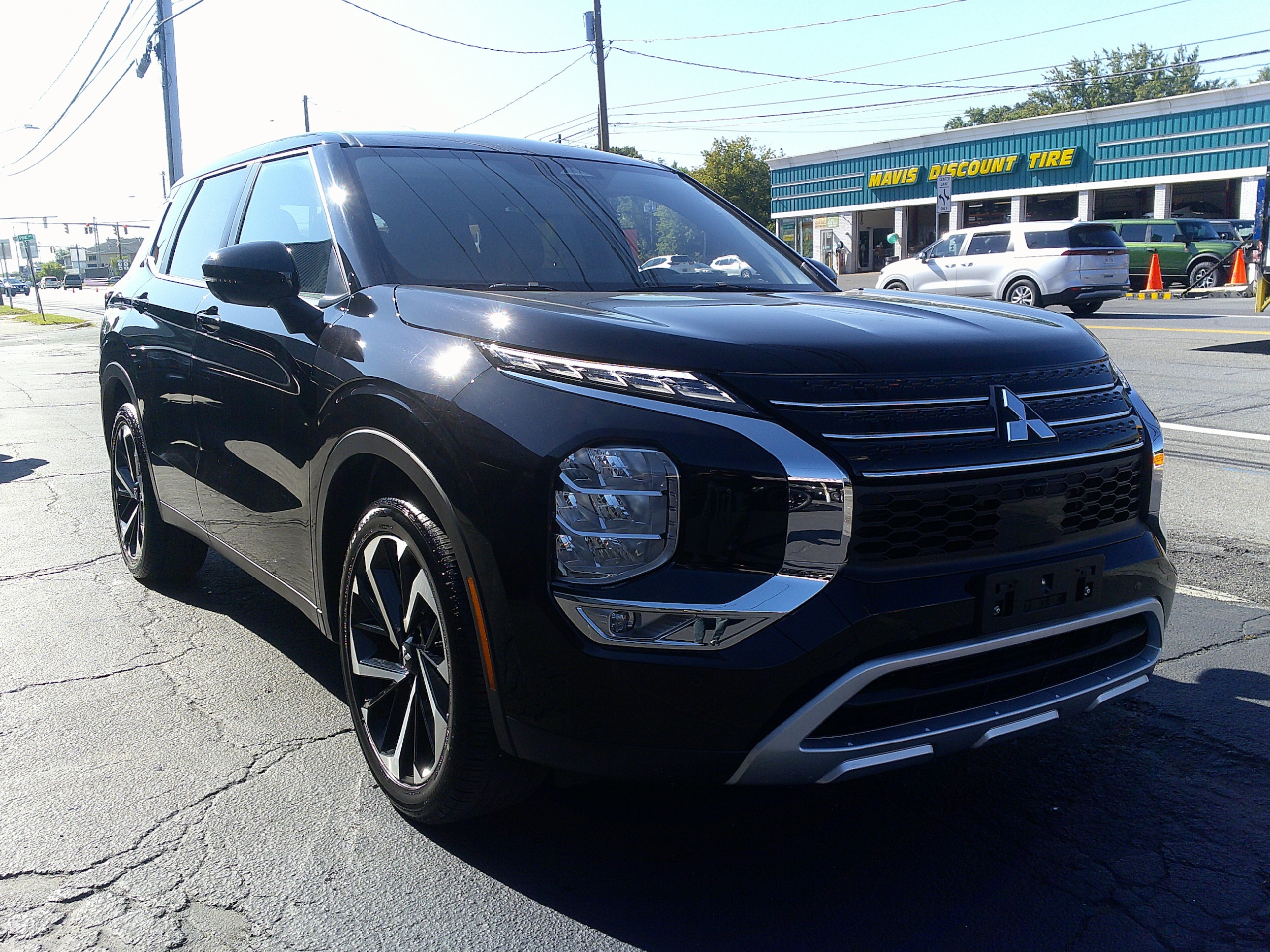 2024 Mitsubishi Outlander SE