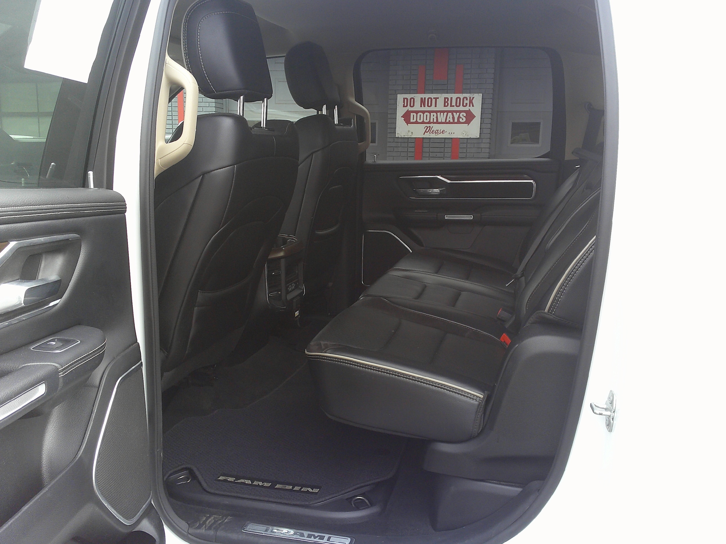 2021 RAM Ram 1500 Pickup Laramie - Photo 17