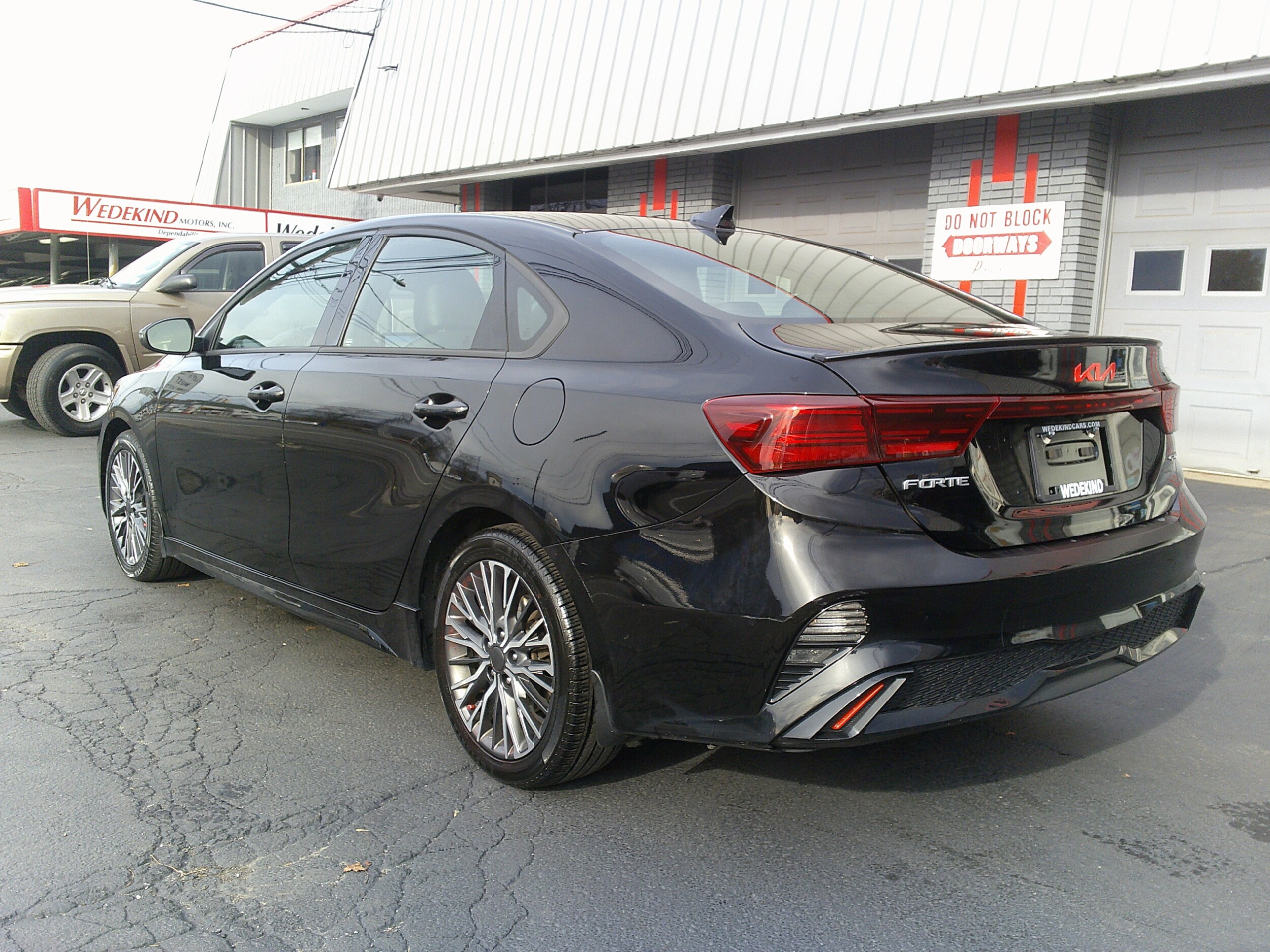 2022 Kia Forte GT-Line photo 2