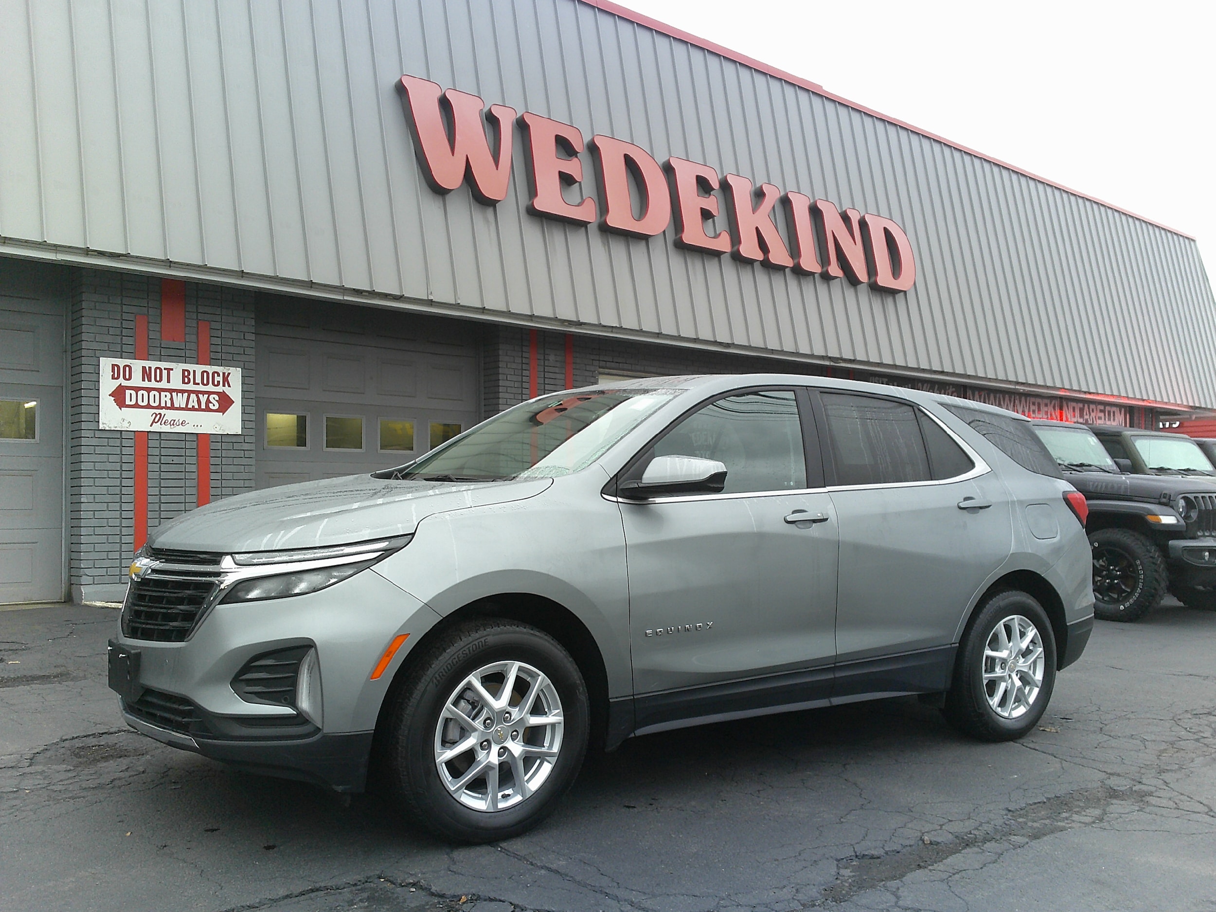 2024 Chevrolet Equinox LT's photo