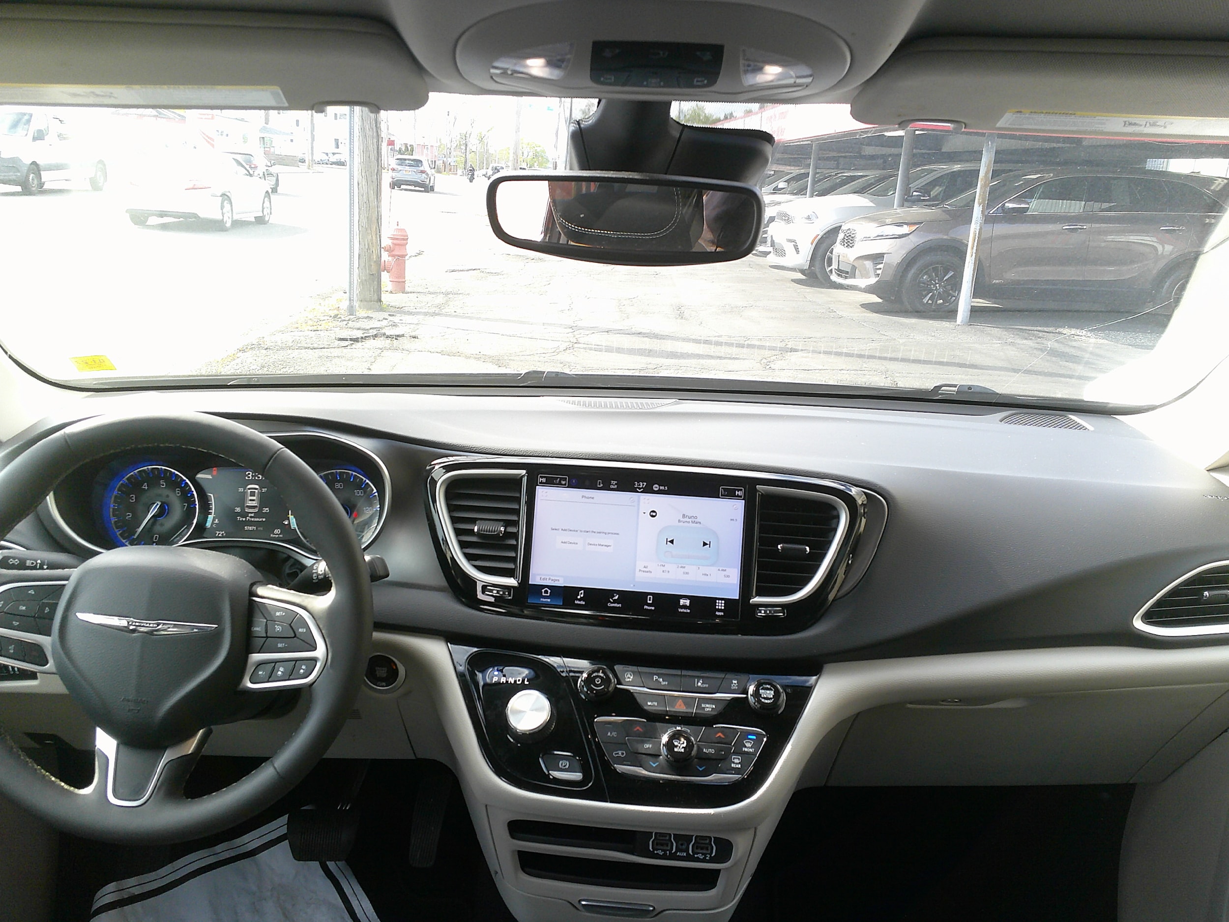 2024 Chrysler Pacifica Touring L - Photo 17
