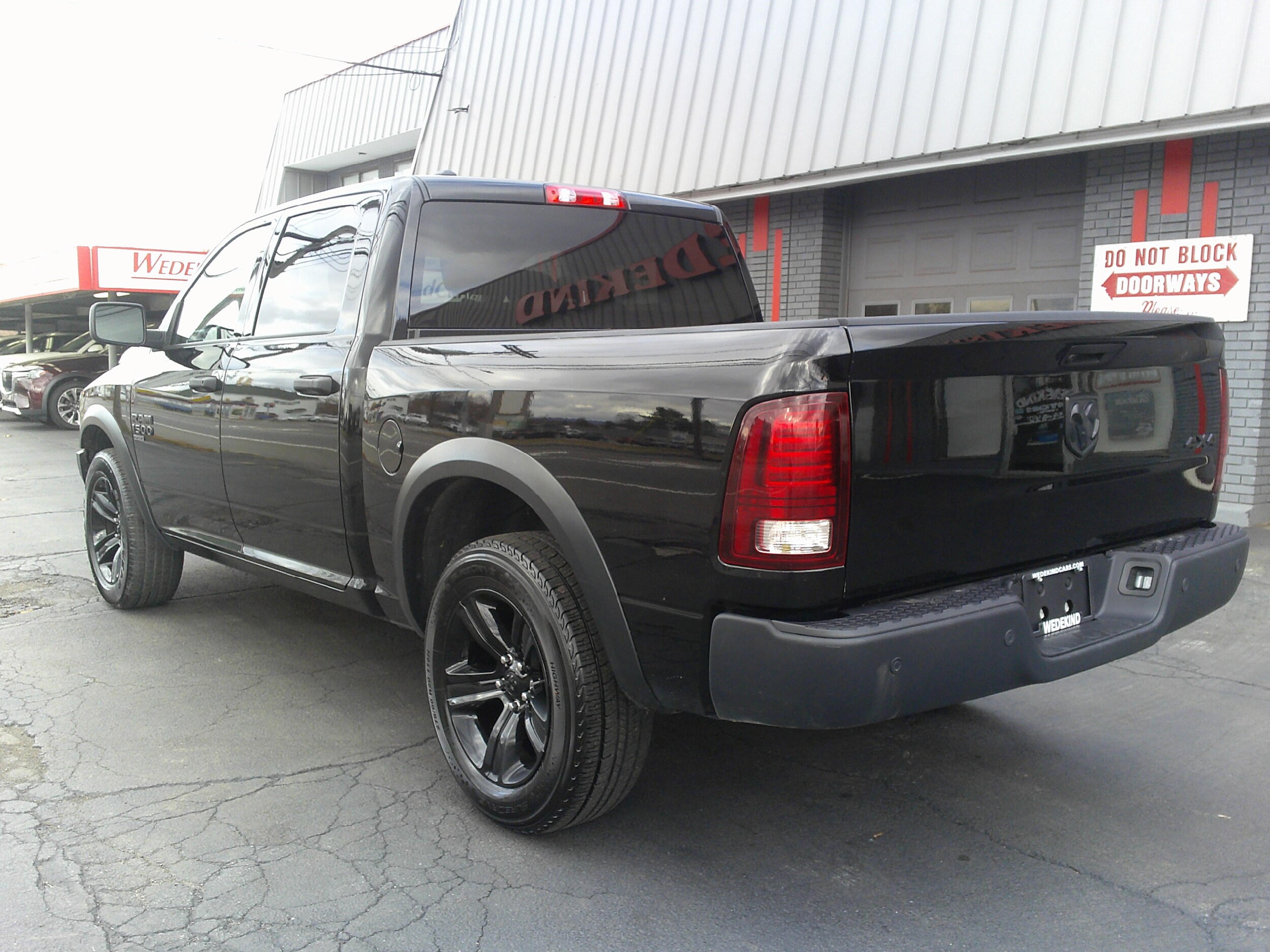 2024 Ram 1500 Classic SLT Warlock photo 3